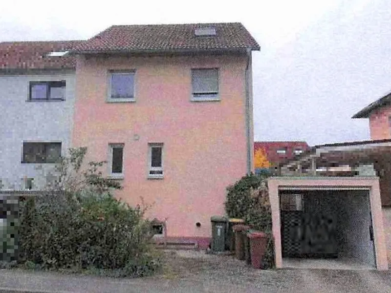 Doppelhaushälfte mit Garage in Vaihingen/Enz — Bild 3