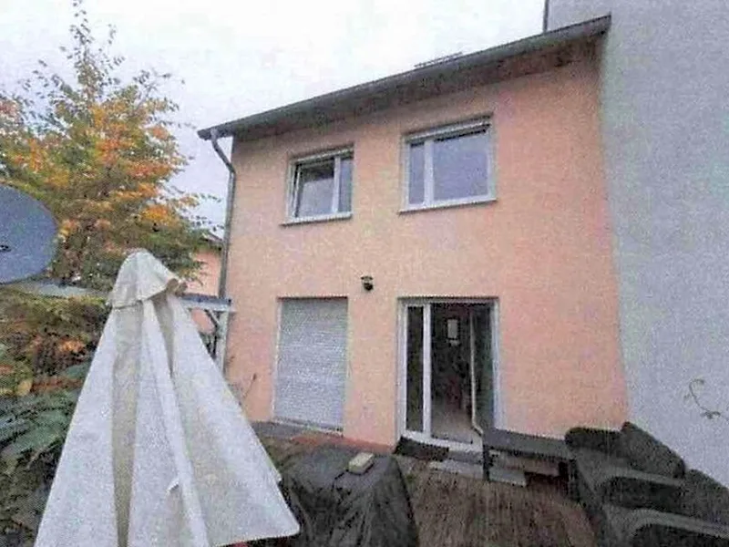 Doppelhaushälfte mit Garage in Vaihingen/Enz — Bild 2