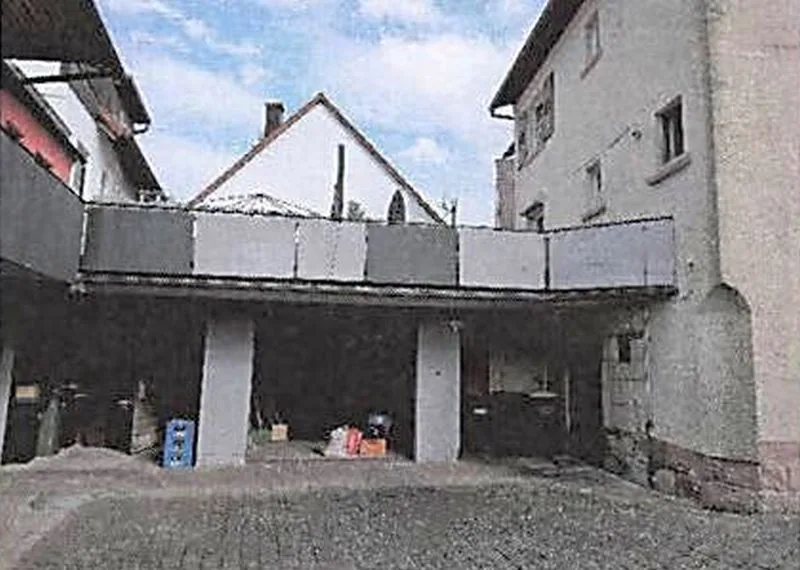 Zwei Zweifamilien-Wohngebäude mit Anbau in Sachsenheim — Bild 3