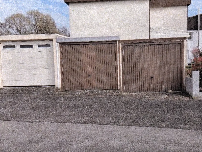 Doppelhaushälfte und Fertiggarage in Walheim — Bild 3