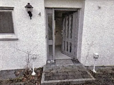 Doppelhaushälfte und Fertiggarage in Walheim